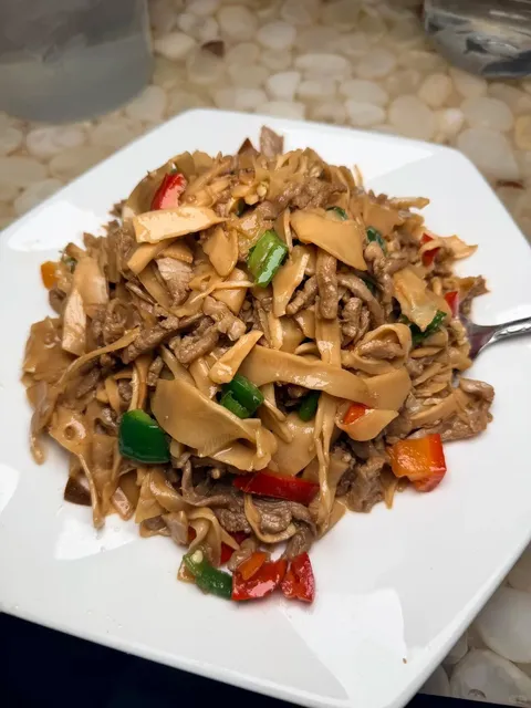 This steaming bowl of Hunan rice noodles is so comforting🍜 Delicious!