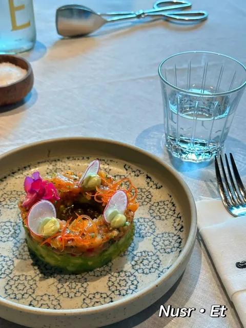 A Gorgeous Meal for One Near Harrods