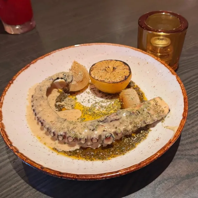 ​​Violi: Greek Seaside Vibes in Chicago 🇬🇷✨​​