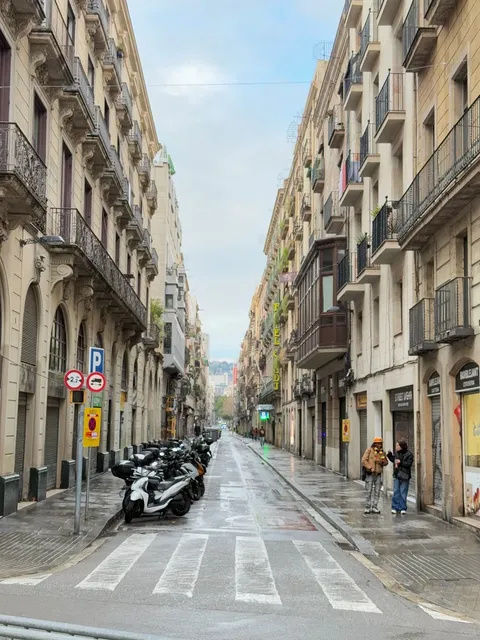 🇪🇸 Barcelona & Valencia: Brutally Honest Review