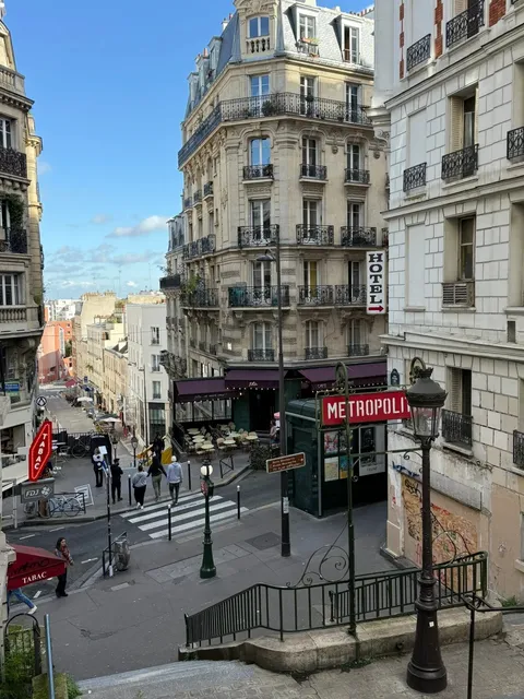 🇫🇷 Solo Female Travel in Paris | Safety Guide (Tested & Approved!) ✨