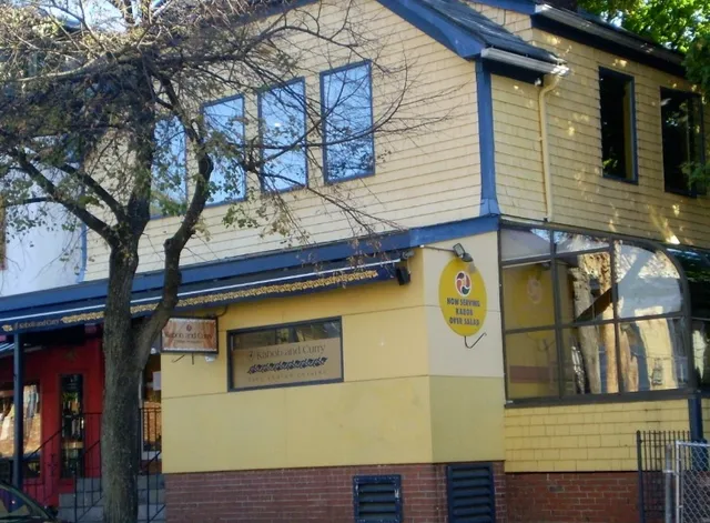 A Decade-Old Eatery Warm as Home