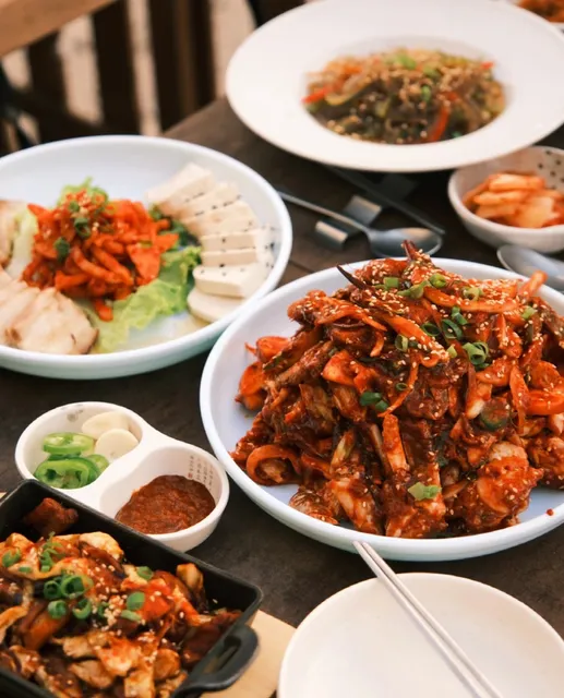 🍽️ Discovering Hidden Korean Gems in Paris: Sauce Crab 🦀 & Grilled Beef Intestines