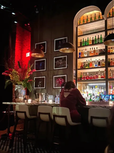 NYC｜A Romantic Vintage Jazz Bar in Midtown 🍷🎷