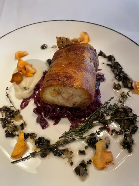 Esquire — Where Wine and Food Collide 🍷✨