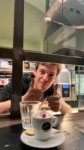 👩‍🍳 Female Chef's Exploration and Discovery at a Michelin