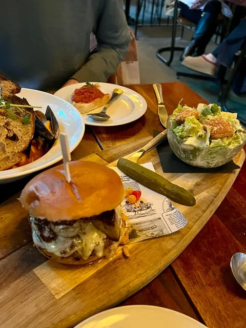 Yay! Found Some Hidden Gems in Yaletown, Vancouver （2）🌟