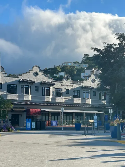 Sausalito, California: A Picturesque Bay Gem! 🏞️✨
