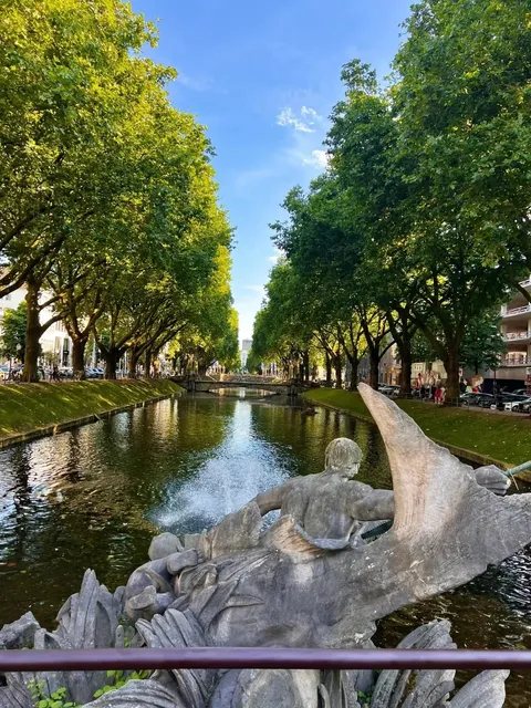 🇩🇪 Düsseldorf's Ultimate Route: Medieval Brews + Sci-Fi Port! ✨