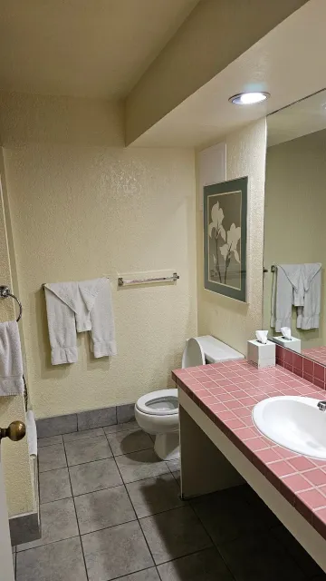 An Excellent Self-Contained Accommodation in the Heart of Waikiki! 