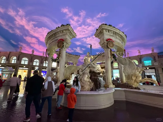 🎄 Caesars Palace Christmas Edition in Las Vegas