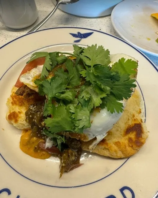 A Restaurant with Excellent Nashville Style and Atmosphere!🎁