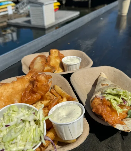 🇨🇦 Victoria | Red Fish Blue Fish