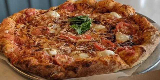 🏨 Hop Atomica – Where Craft Brews Meet Wood-Fired Bliss