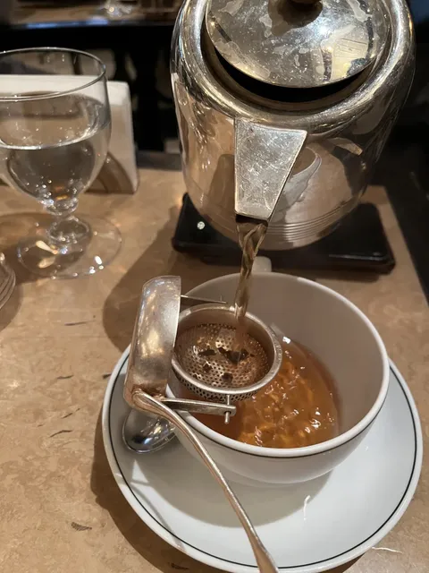 Old Money Style Brunch & Lunch in London’s City Centre 💰