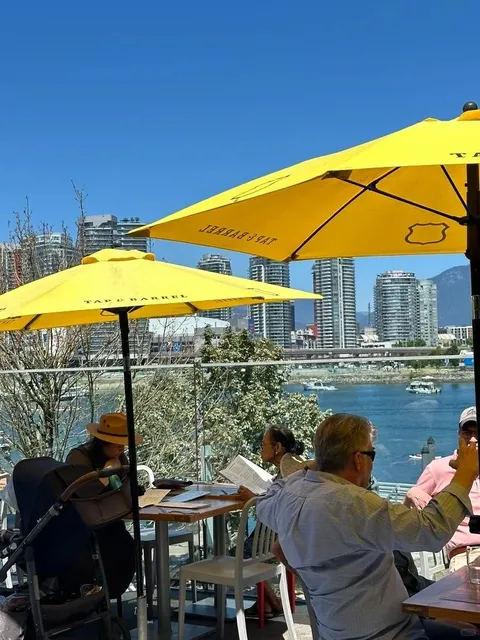 ☀️ The Perfect Vancouver Summer Bar 🍸