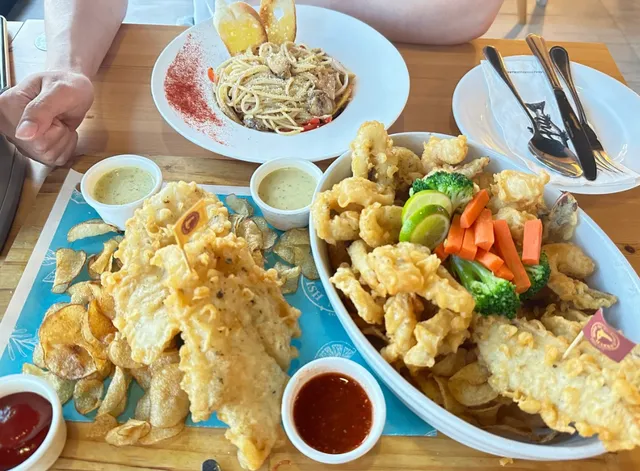 At The Manhattan Fish Market, a bowl of pasta cured my curry fatigue 