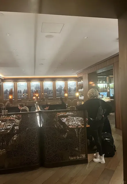 Restaurant Recommendation for a Toronto Visit: Reign