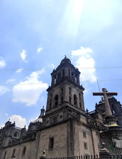 Solo Walk at Mexico City’s Zócalo 📸 🌮☀️