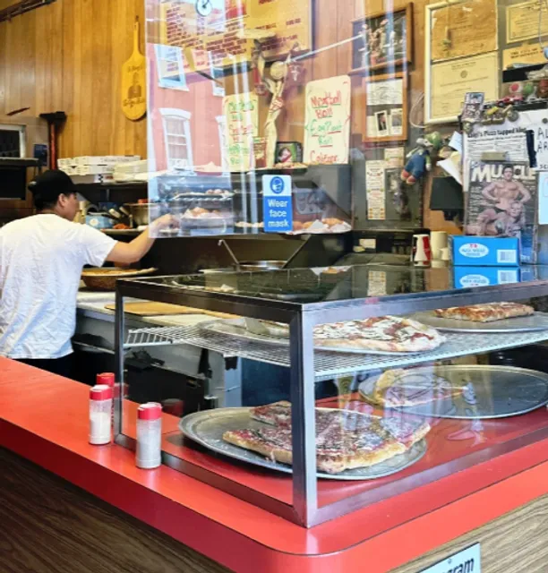 New York Luigi’s Pizza ⭐️⭐️⭐️⭐️