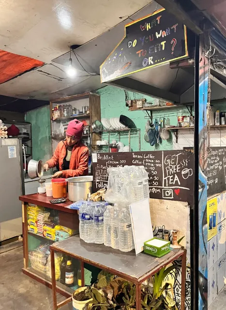 Nepal | Pokhara: A Tiny, Charming Family Restaurant