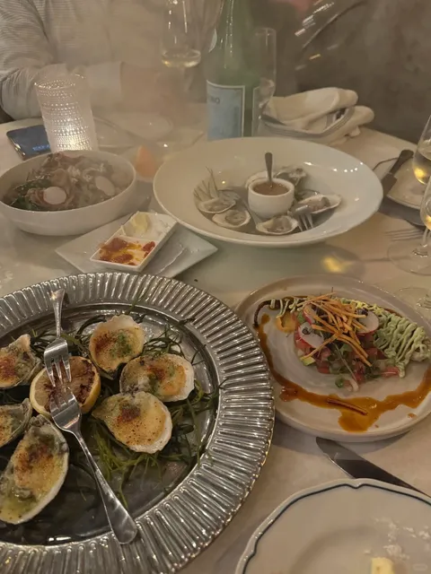 OMG I Can’t Believe I’m the First to Post This Gorgeous Restaurant 