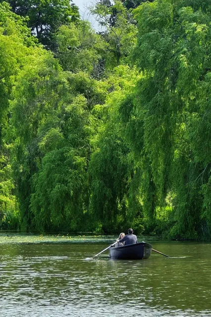 🇬🇧 Day Trip from London｜Stunning Medieval Garden Castle & Lake