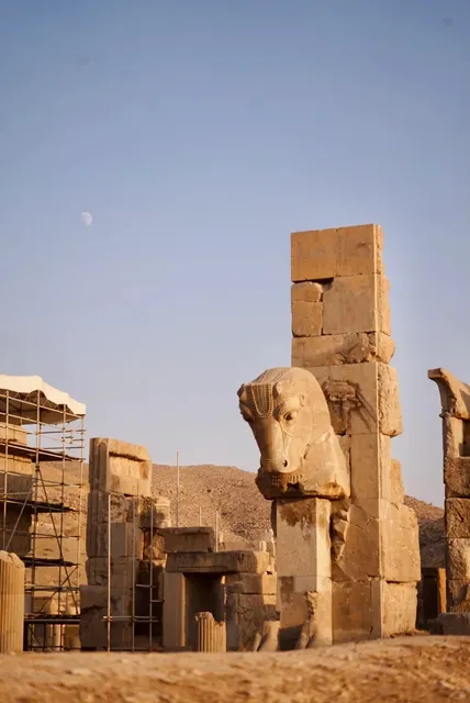 🇮🇷 Shiraz | Persepolis Travel Guide: Transport & Tips