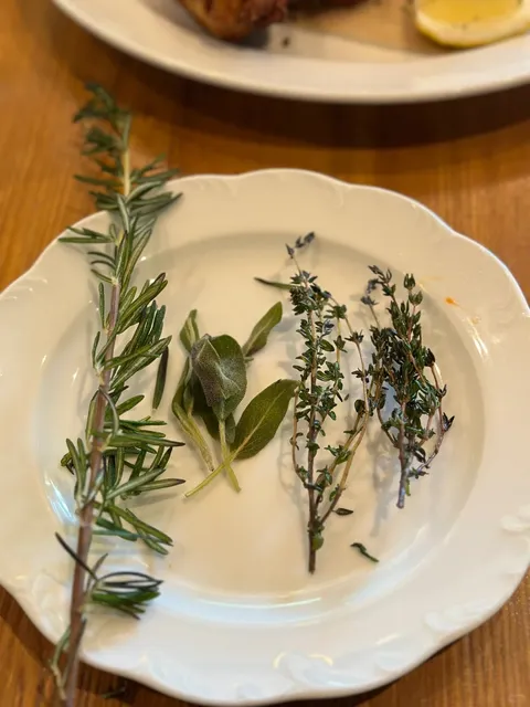 🇺🇸 Sacramento’s Hidden Gem: Ella Dining & Bar 🍽️✨