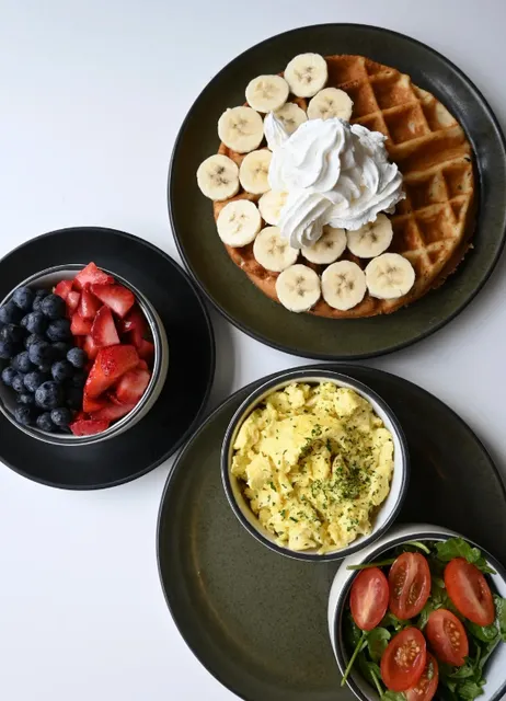 Boston One-man Meals |bōm dough coffee & dough