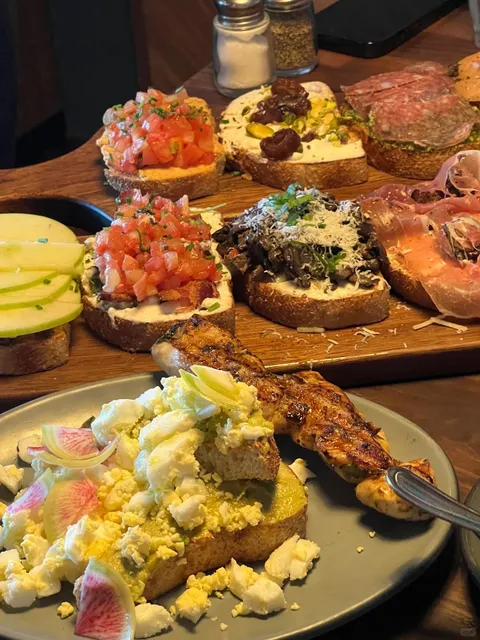  Restaurant Review | Houston's Must-Try Postino Montrose 🍔