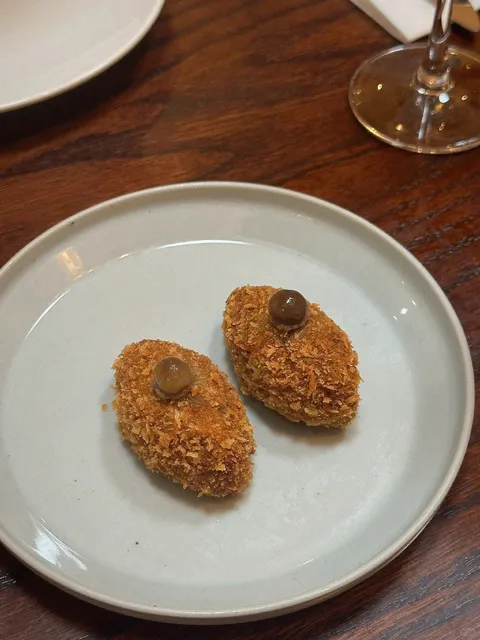 Soho’s Filipino Flavor Bomb That’ll Empty Your Wallet (Happily) 💣🍗​​