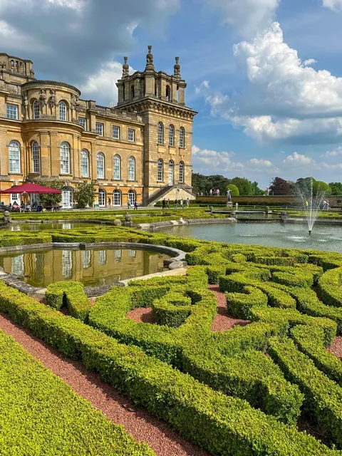 Oxford Surroundings | Experience a Different Life at the Manor 💰