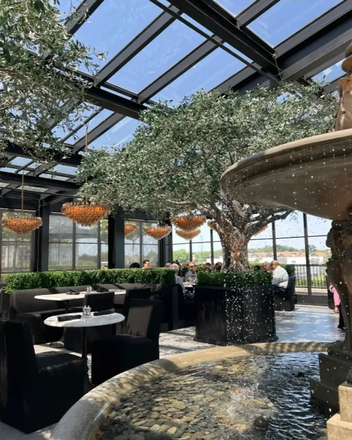 This is the most beautiful rooftop in the entire United States.