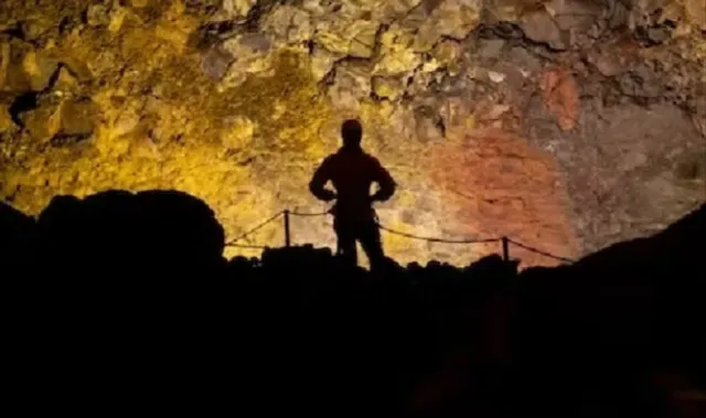 Iceland Adventure Guide | 2 Must-Visit Volcanic Caves!