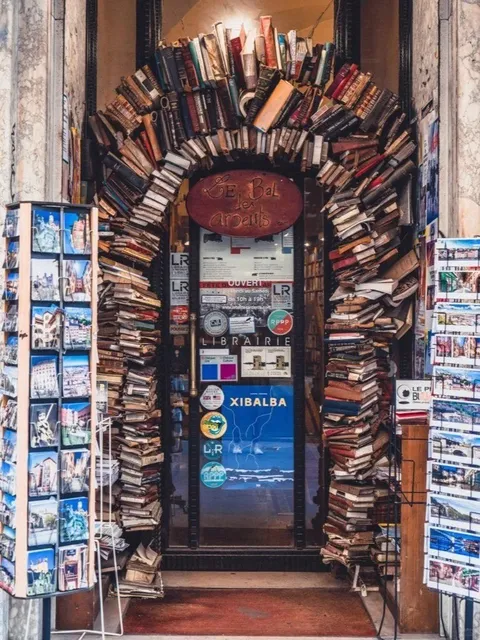 This Bookstore Isn't Cold! | Lyon Book Lovers' "Ball of the Ardents"