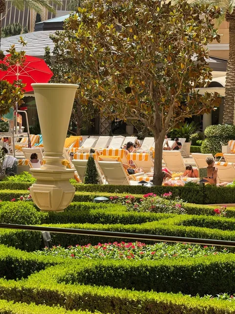  Encore Blurs the Line Between Day and Night 🌇🌌