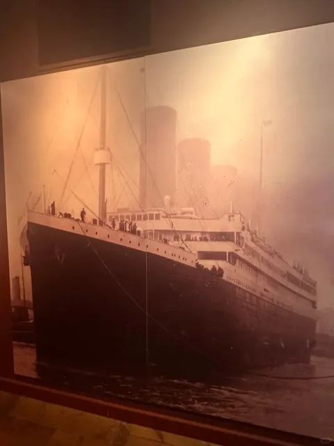 A Journey Through Time in Vegas 🚢