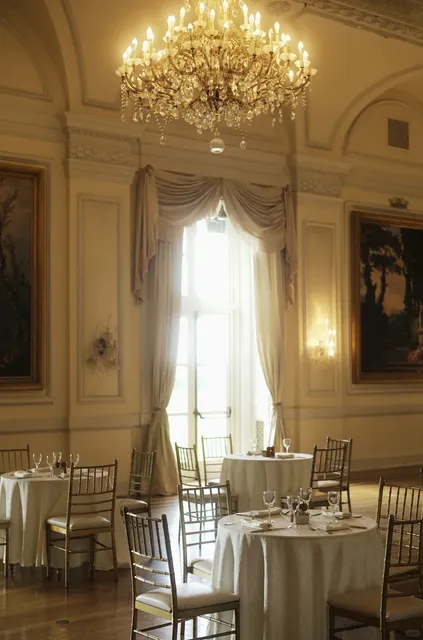 A Photographic Journey Through Long Island's Gatsby-Era Castle 🏰✨