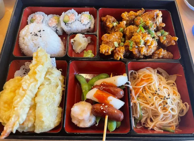 Annaburg Plate Sushi & Chicken-Premium Japanese Cuisine