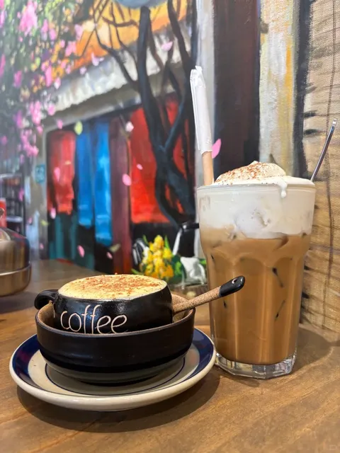 🇨🇦 ​​Chen Chen Vietnamese: A Flavor Bomb on Hastings!​​ 🍜✨