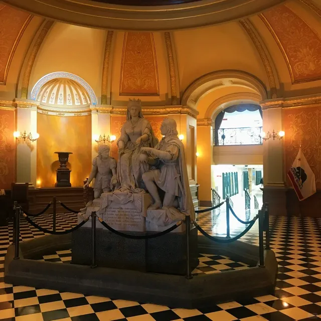 🇺🇸 Hidden Gem? California’s STUNNING State Capitol! 🏛️