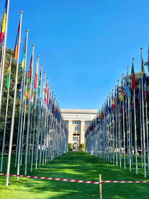 Geneva Day Trip Guide | A Day of Elegance & Natural Beauty 