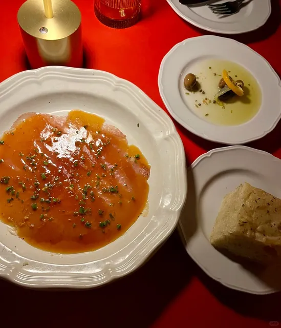 🍷 The Red Fox – Boston’s Moody Italian Hideaway! 🇮🇹  