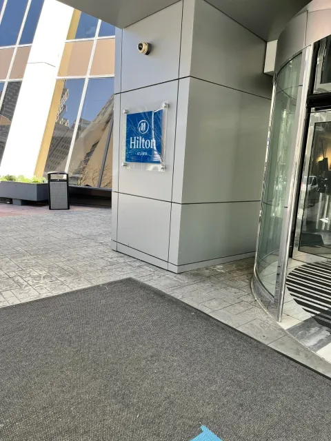 🏨 A Vast International Hotel Experience: Comfort Meets Potential! 🌍