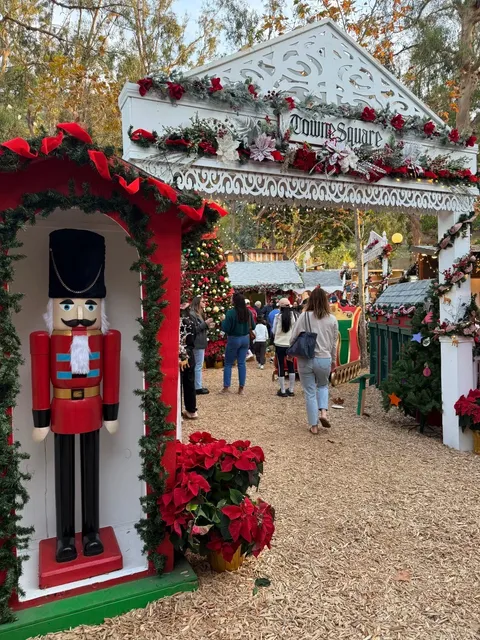 A Seaside Love Letter from LA｜Laguna Beach Christmas Tree 🎄✨