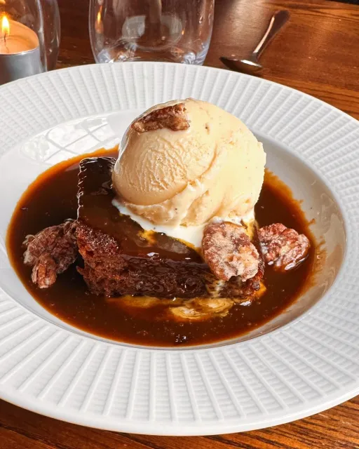 🍴 Excellent Staff & Cozy Atmosphere! 🍴