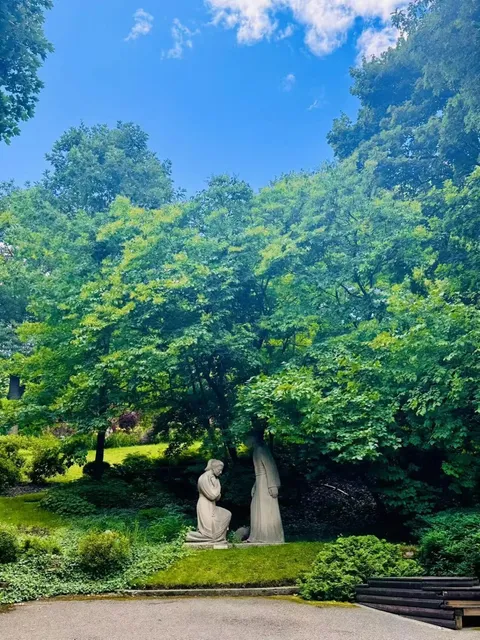 🏞️ 4 Hiking Routes in Mount Royal — Perfect for Summer in Montreal!