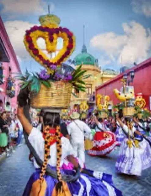 Guelaguetza: Oaxaca's Cultural Explosion 🎊🌶️