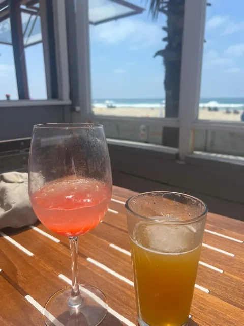 🏖️ A Delicious Lunch on the Boardwalk! 🍤